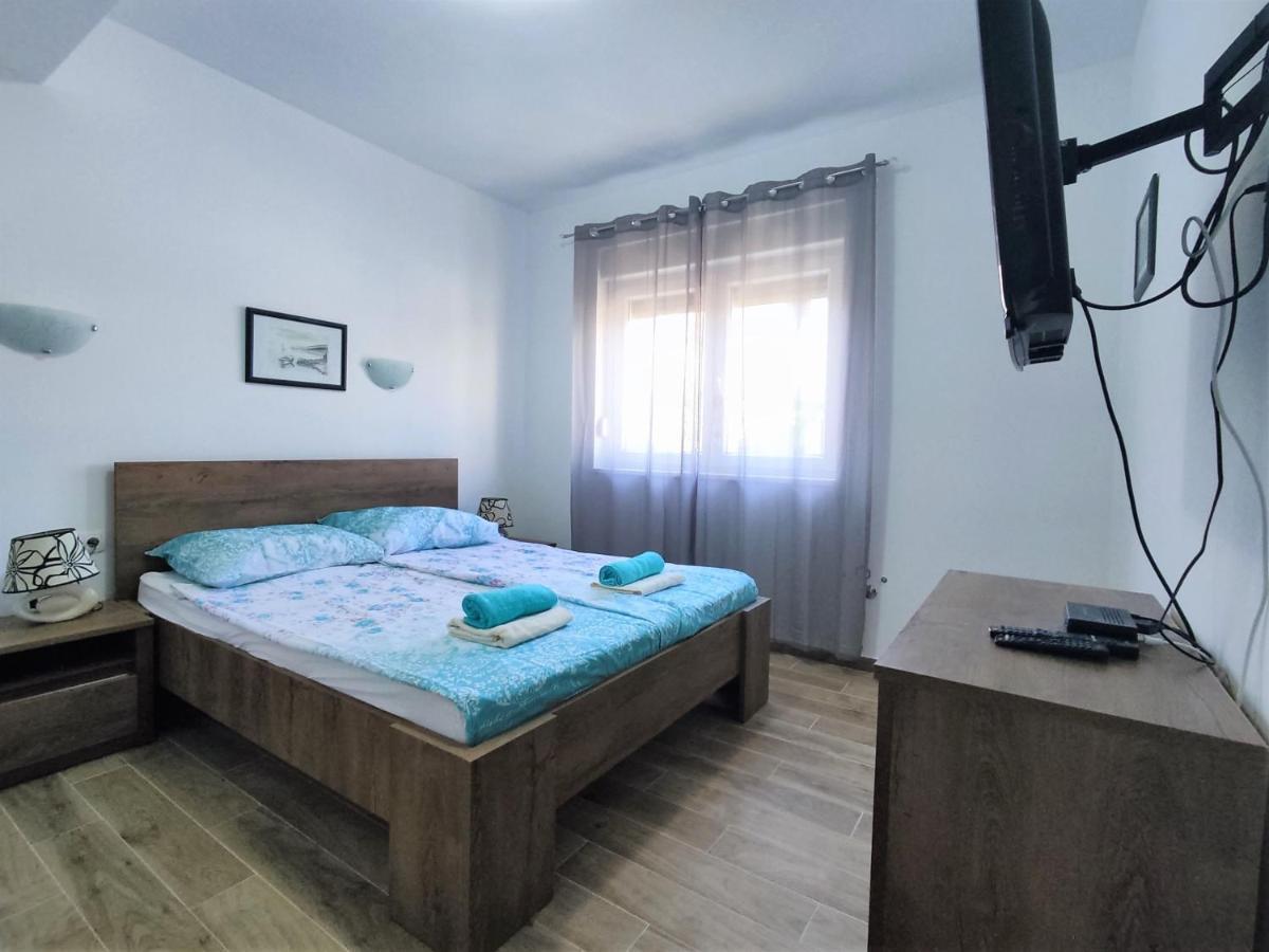 Sunny Attic Apartment With Balcony & Modern City Apartment With Outdoor Area, No Balcony Trogir Exterior foto