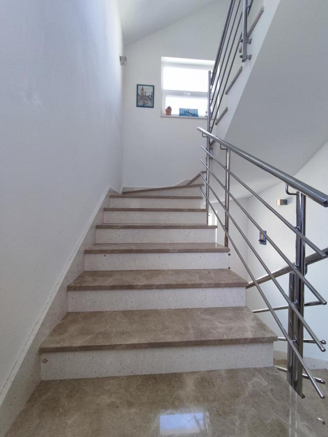 Sunny Attic Apartment With Balcony & Modern City Apartment With Outdoor Area, No Balcony Trogir Exterior foto