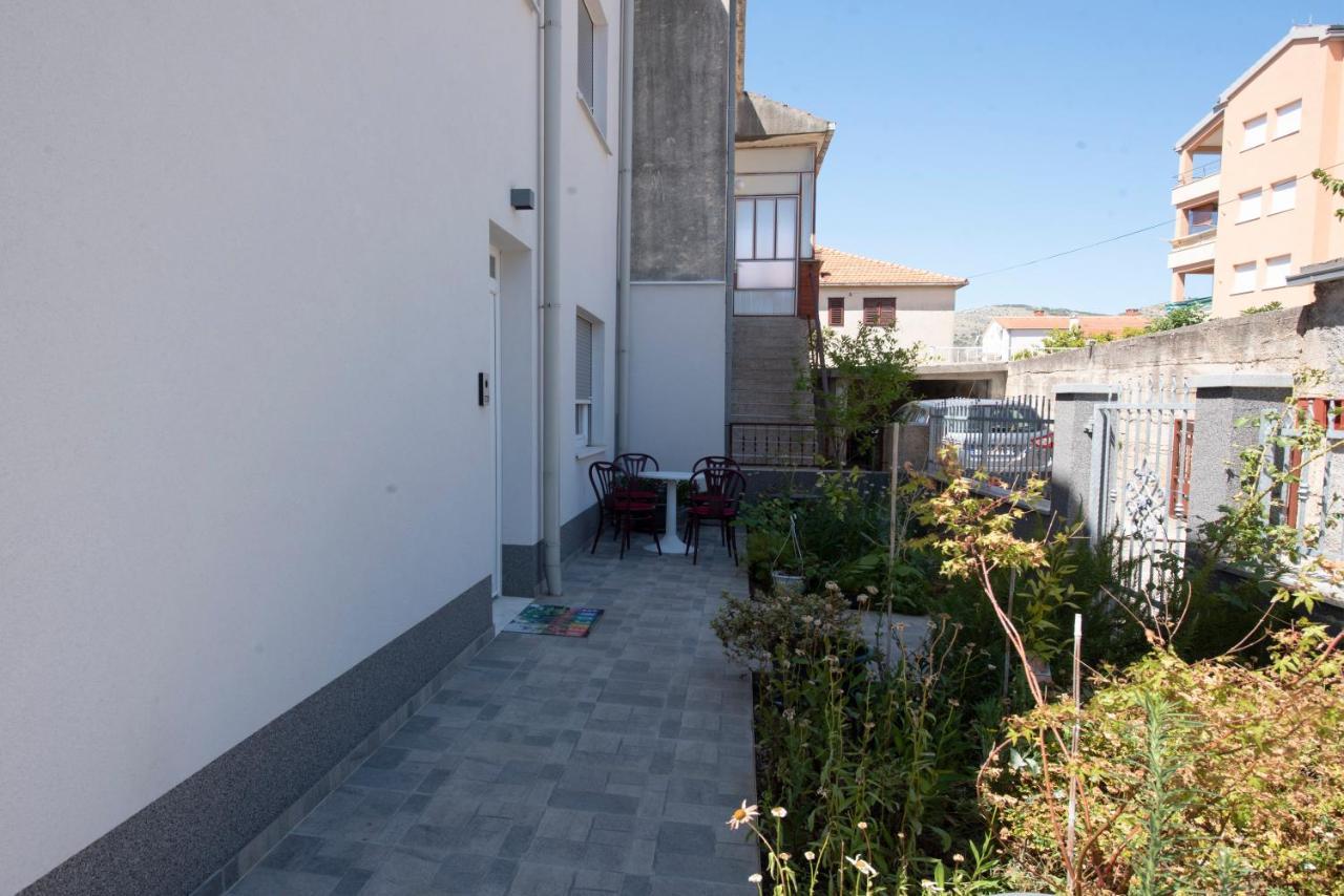 Sunny Attic Apartment With Balcony & Modern City Apartment With Outdoor Area, No Balcony Trogir Exterior foto